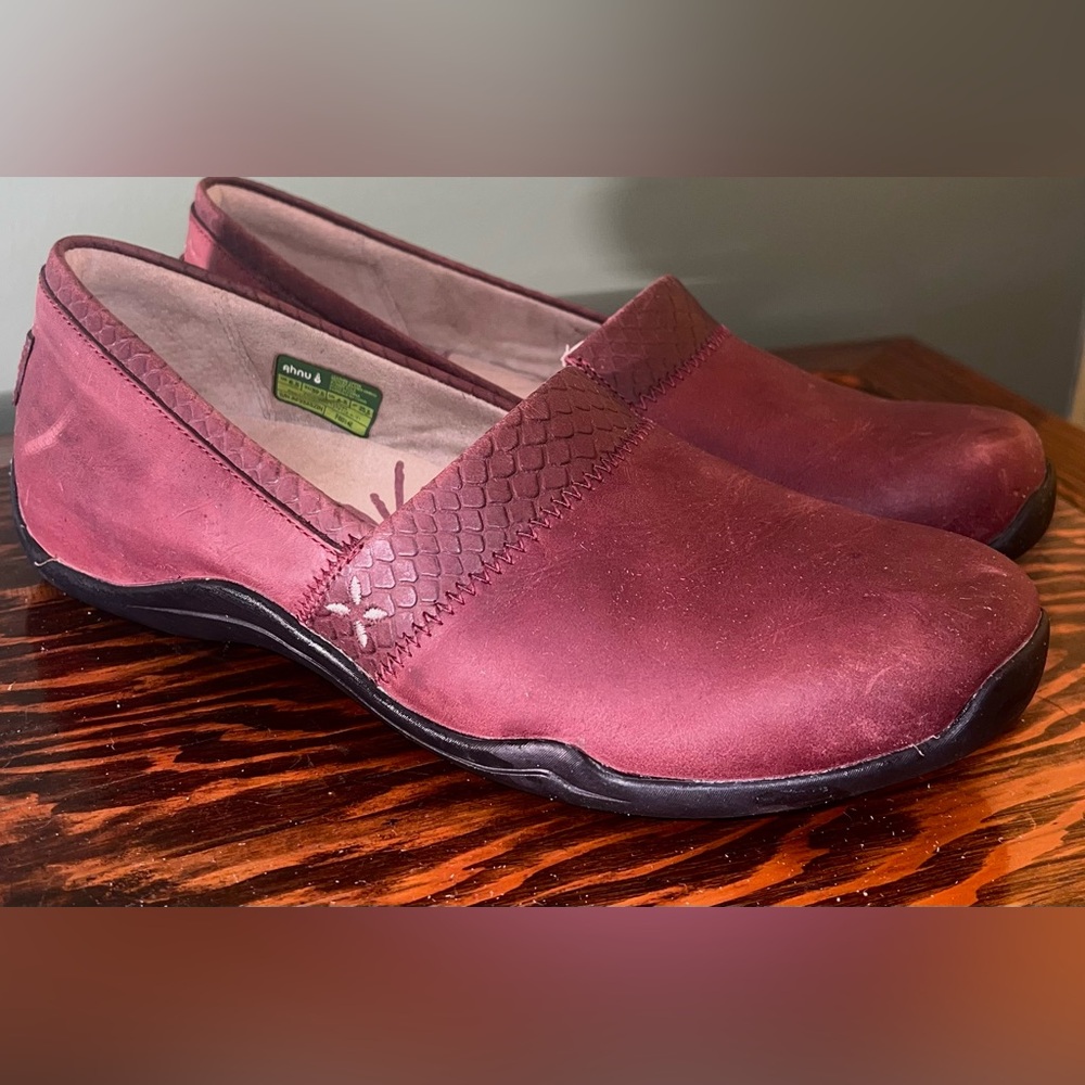 Ahnu Women's Maroon Mules